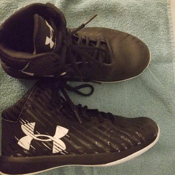 Under Armour Other - Girls Under Armour Basketball Shoes